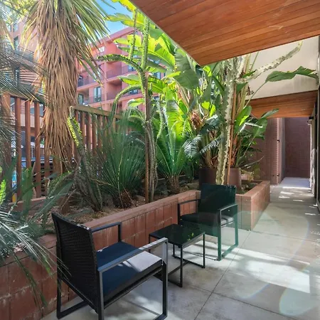 2Br Hollywood Luxury Condo